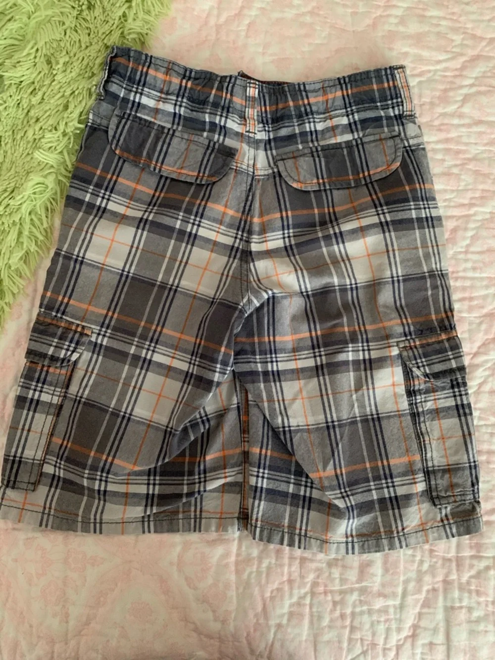 OshKosh B'Gosh Shorts Boy 7X Gray Blue Plaid Cargo Flat Front Pockets Adjustable